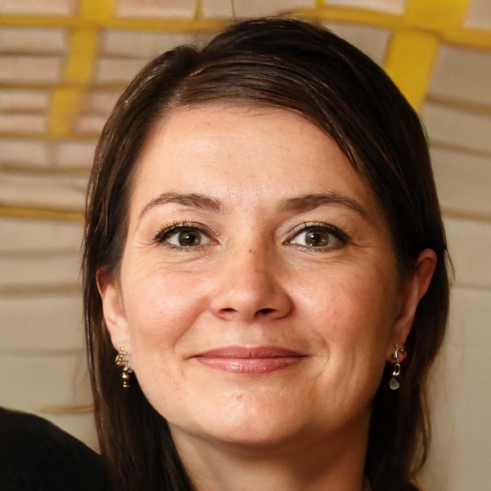 Program mentor Thu Pham with expertise in cost optimization strategies